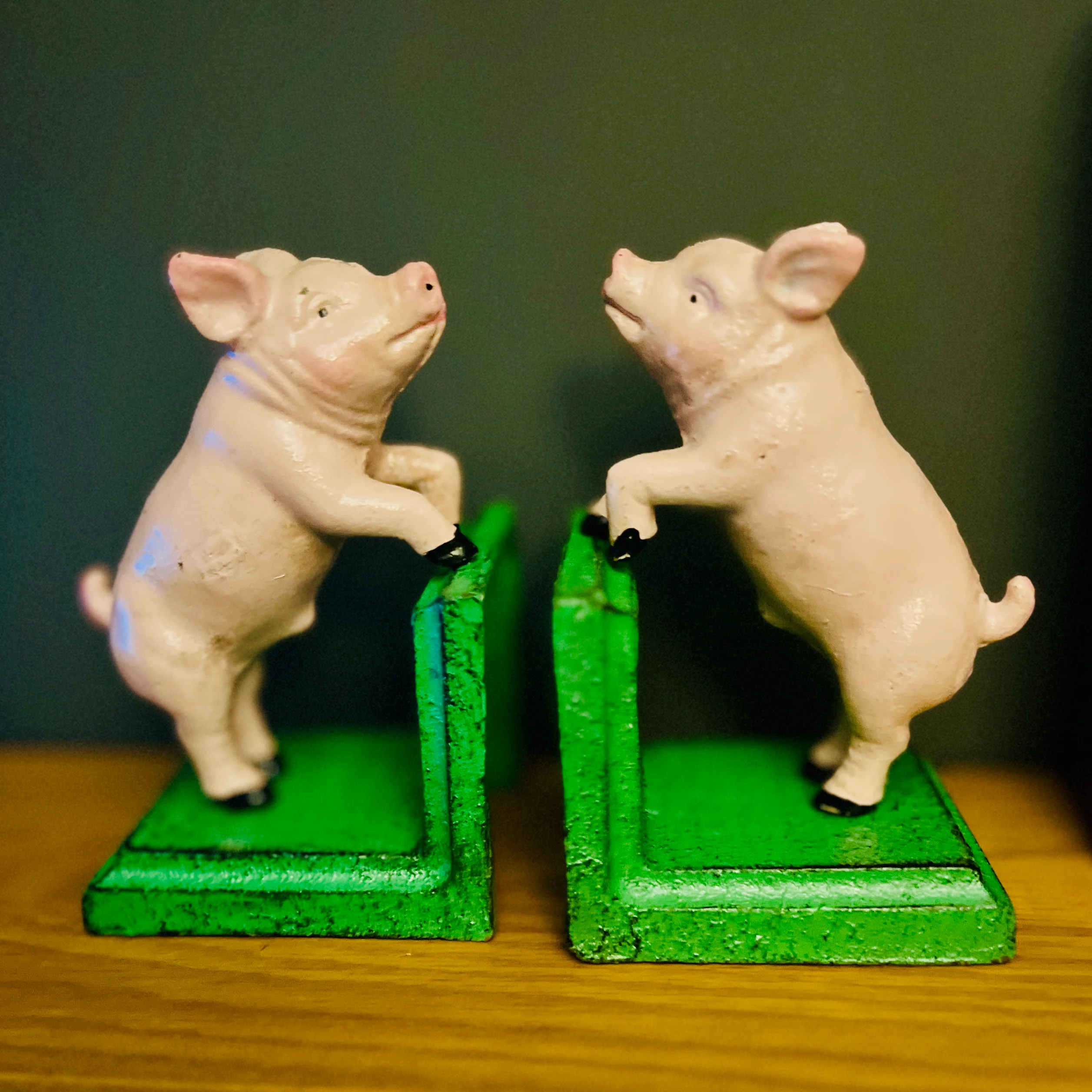 Cast Iron Antiqued Pair of Pig Bookends - Image 3