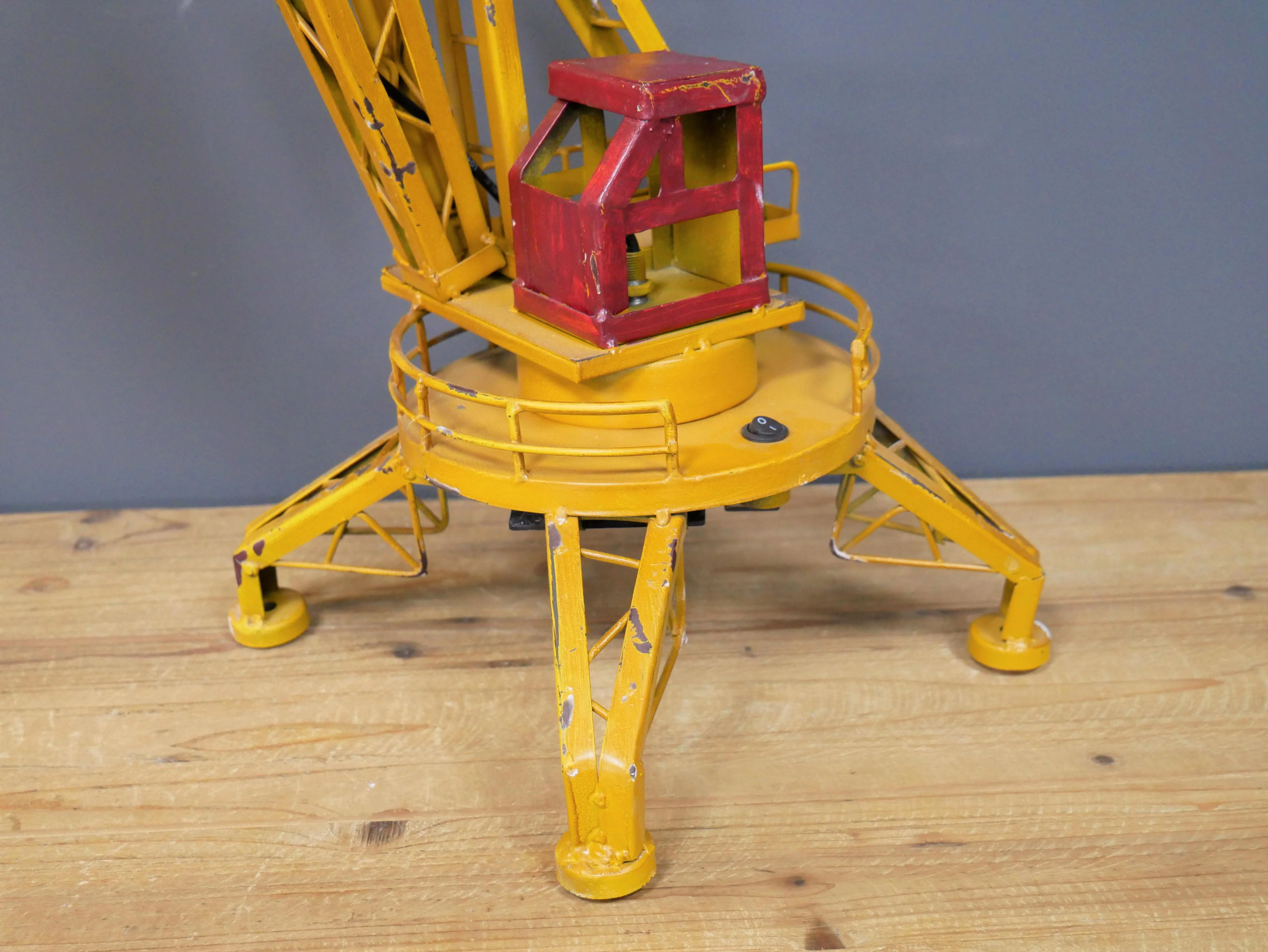 Crane Light - Battery Operated - Image 4