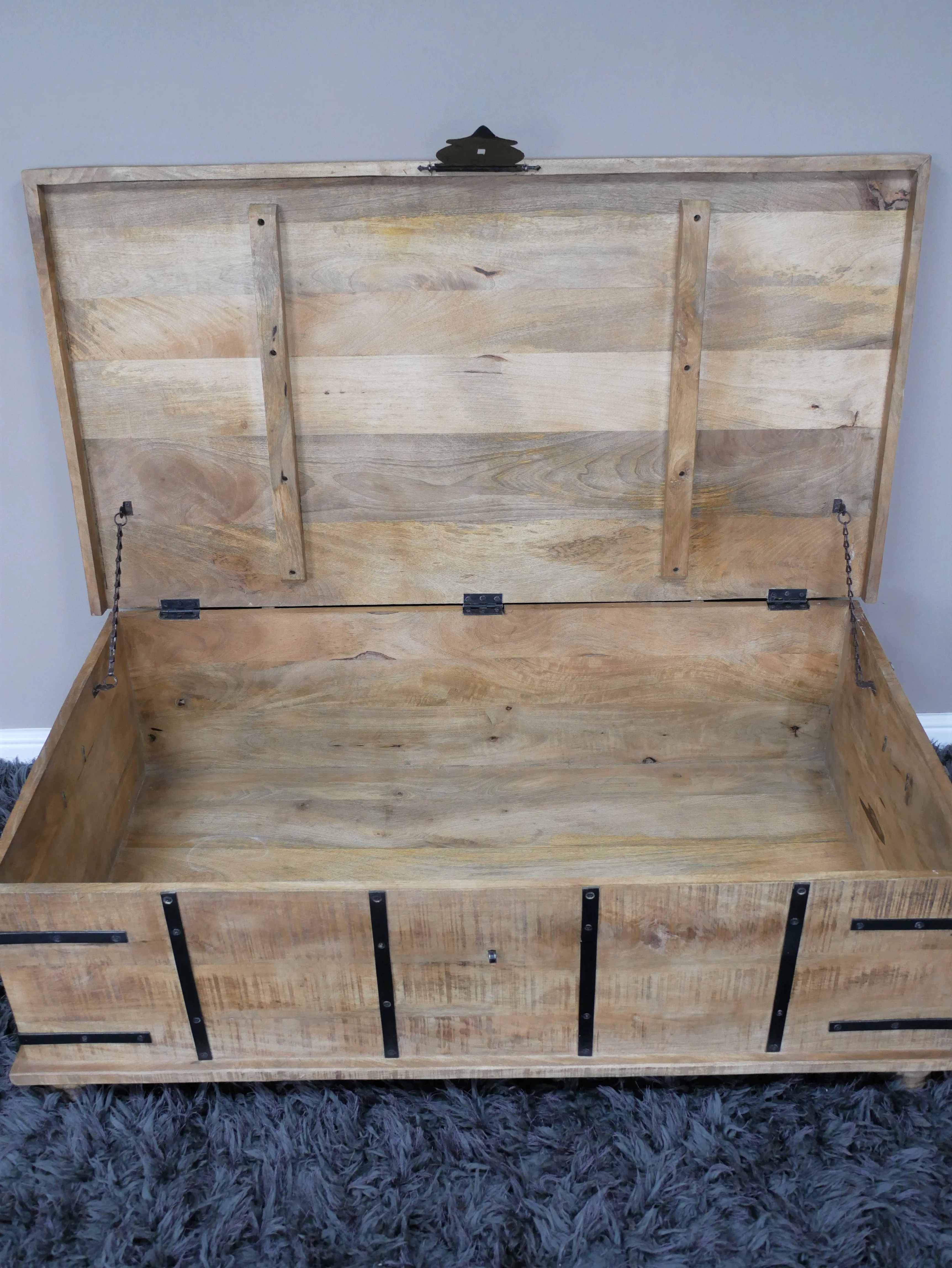 Trunk / Coffee Table Large - Image 3