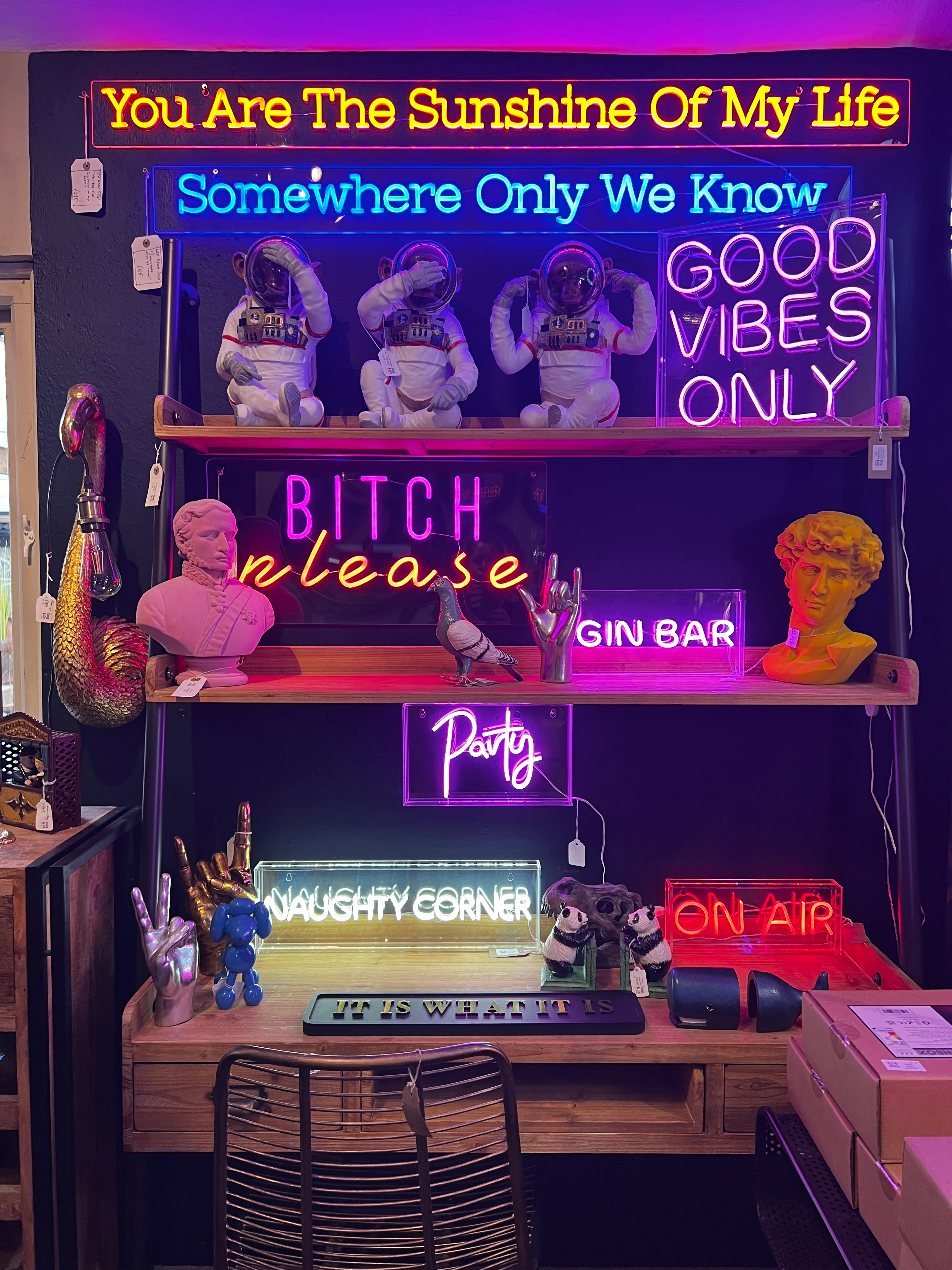 LED Neon Acrylic Light - Cocktails & Dreams - Image 3