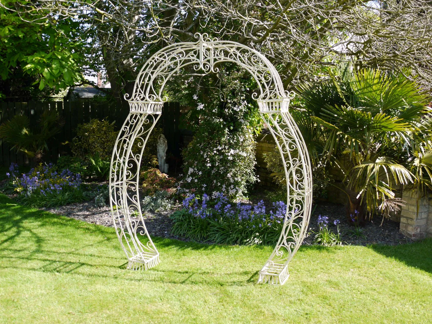 Outdoor Arch - Cream