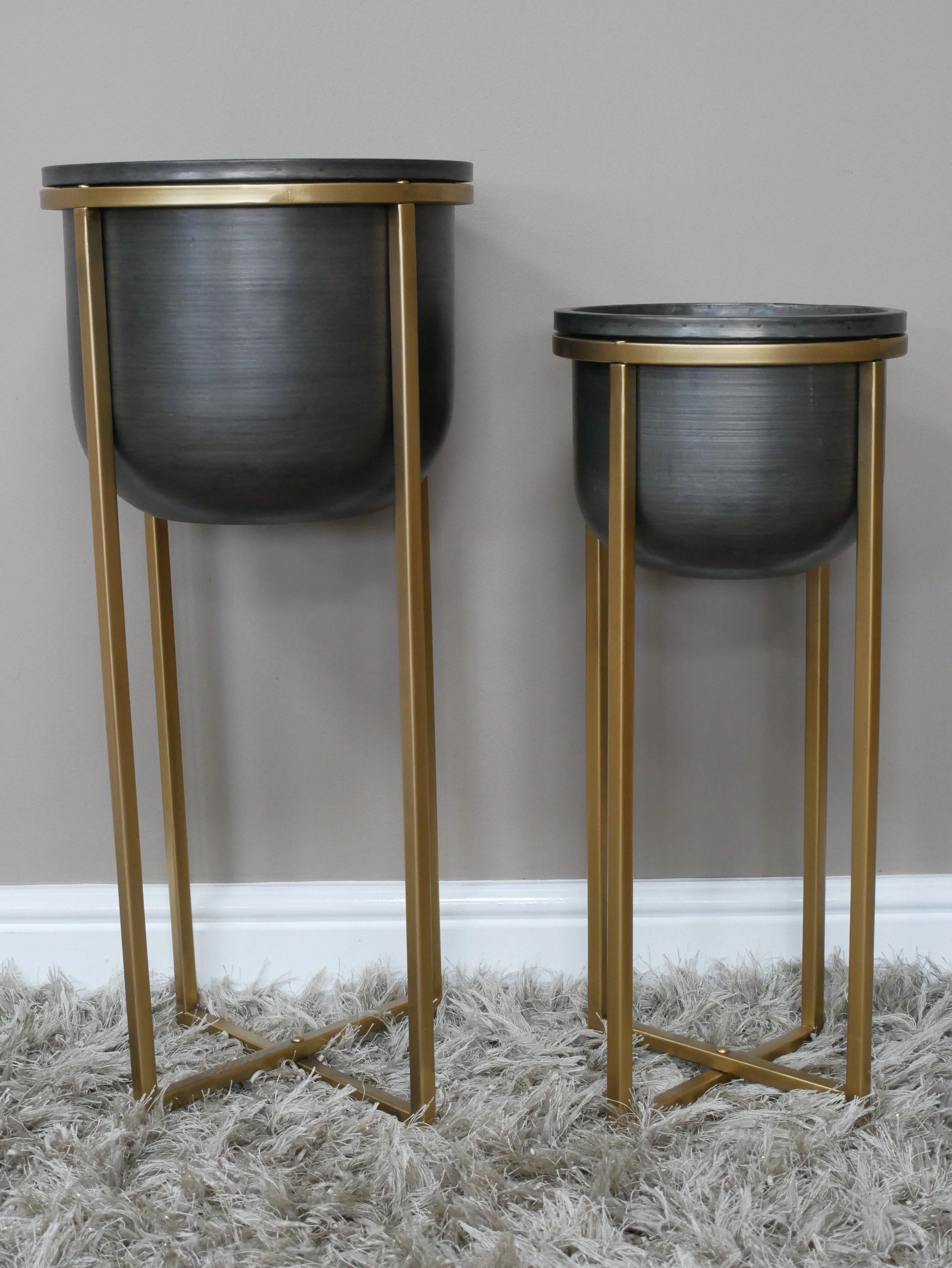 Set Of 2 Planters - Image 3