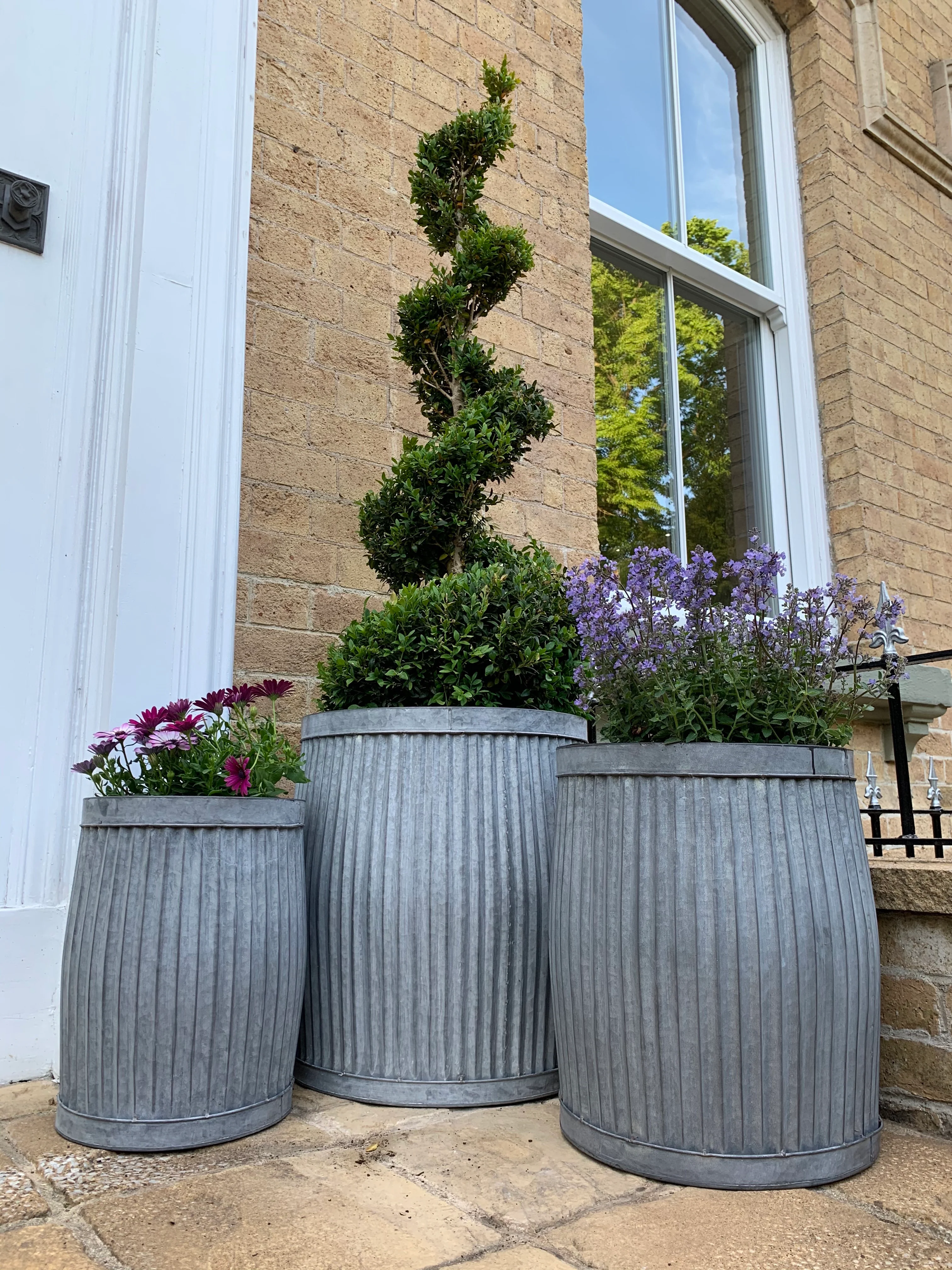 Set of 3 Round Planters - Image 9