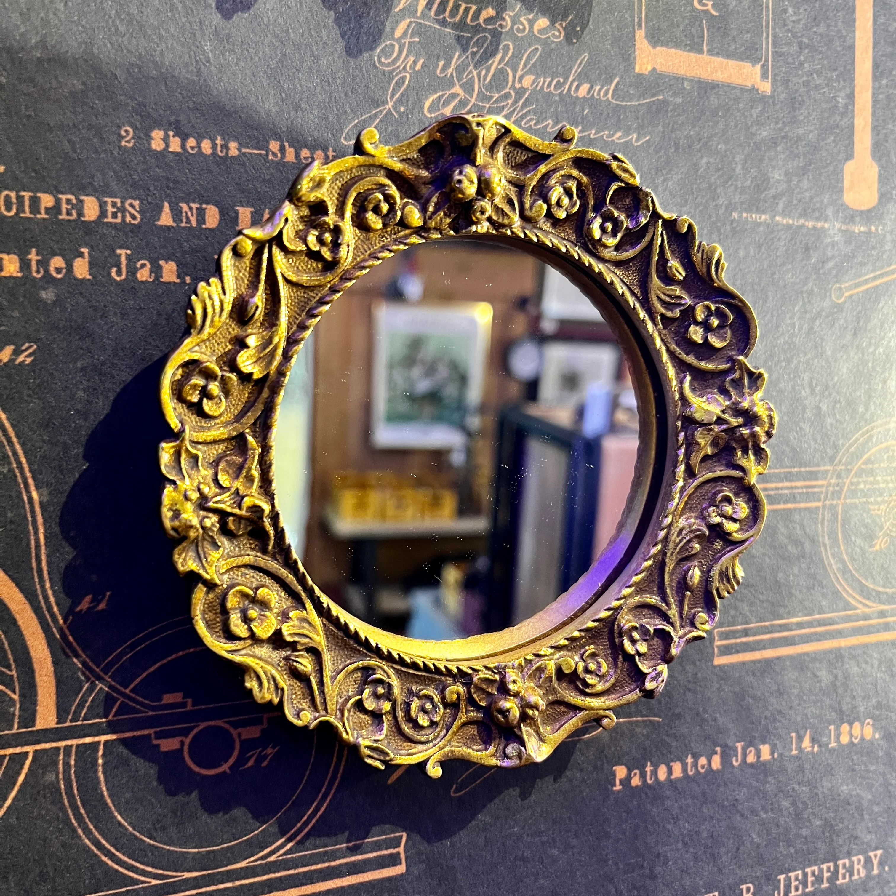 Ornate Set of 9 Convex Assorted Gold - Image 7
